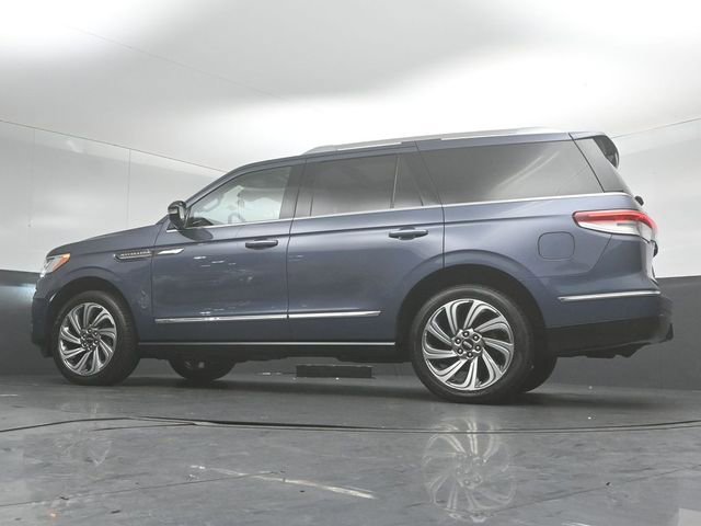 Used 2023 Lincoln Navigator Reserve image 42