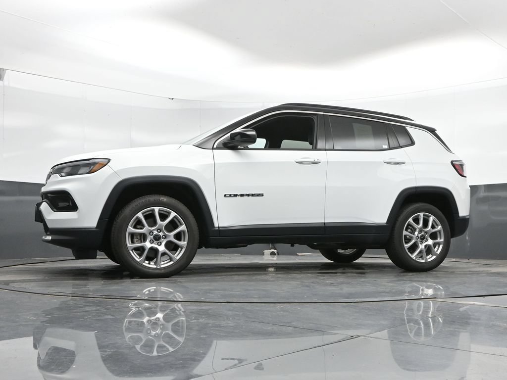 Used 2025 Jeep Compass Limited AWD/4WD image 45