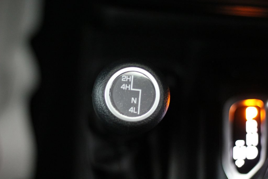 Used 2023 Jeep Gladiator Sport AWD/4WD image 26