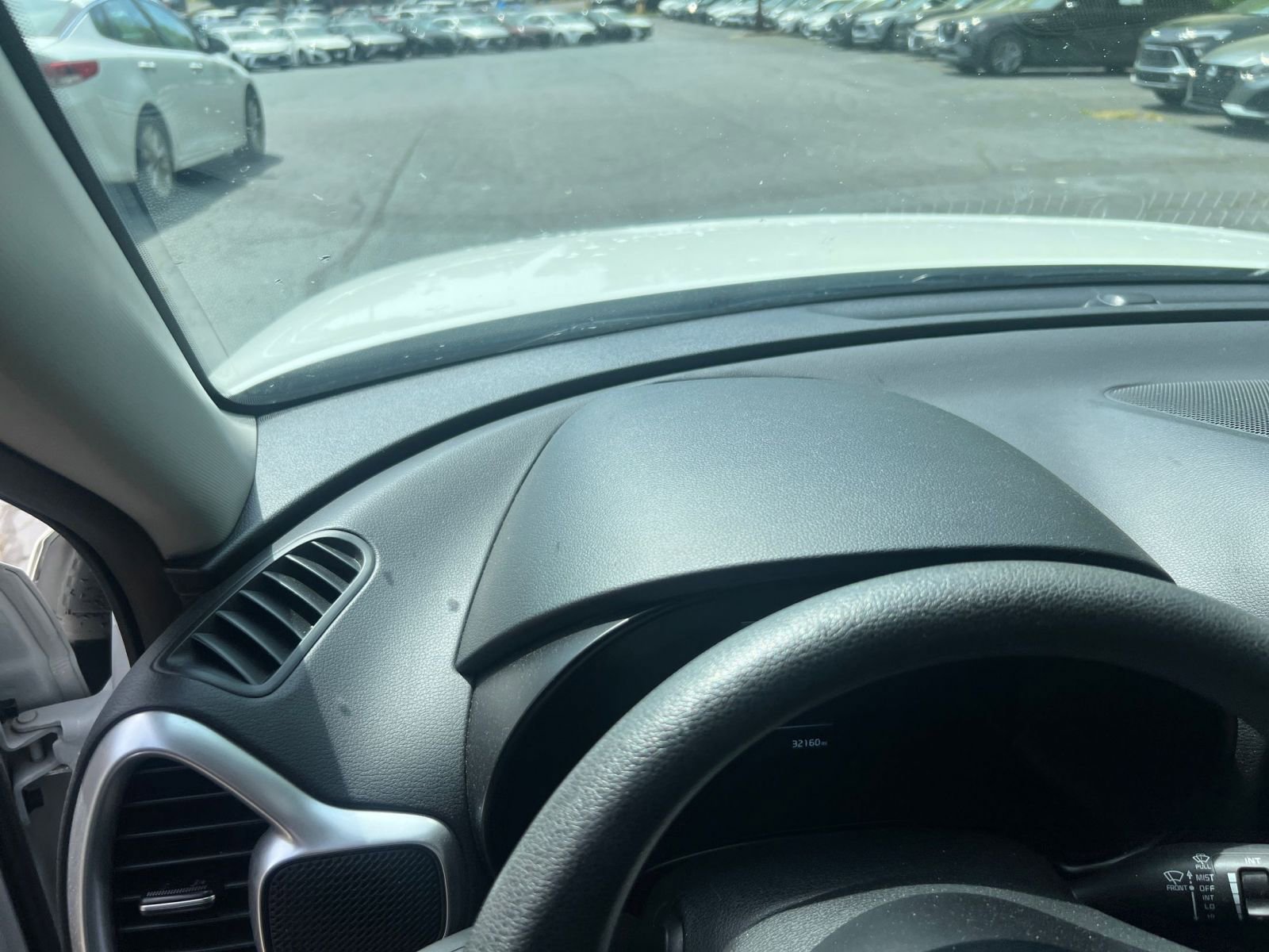 Used 2025 Kia Soul LX w/ LX Technology Package FWD image 29