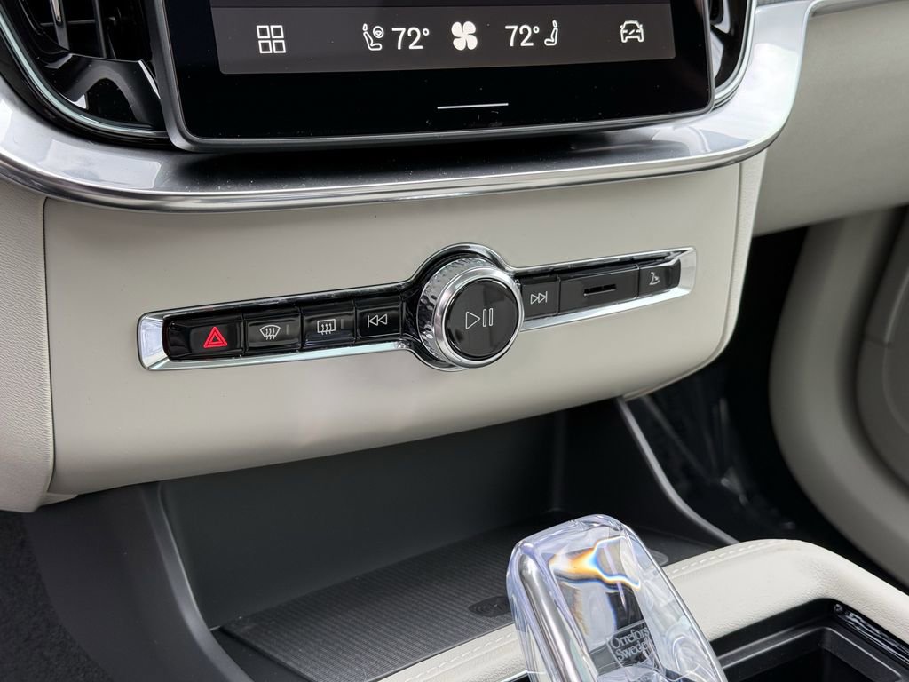 New 2026 Volvo XC90 B6 Ultra image 22