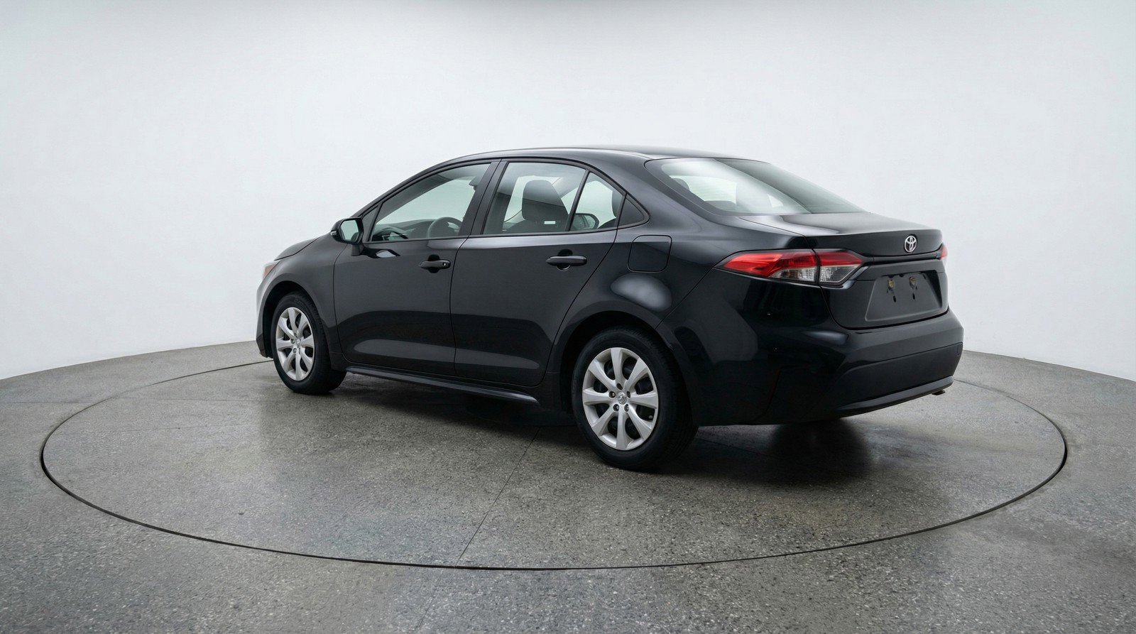 Used 2025 Toyota Corolla LE image 6