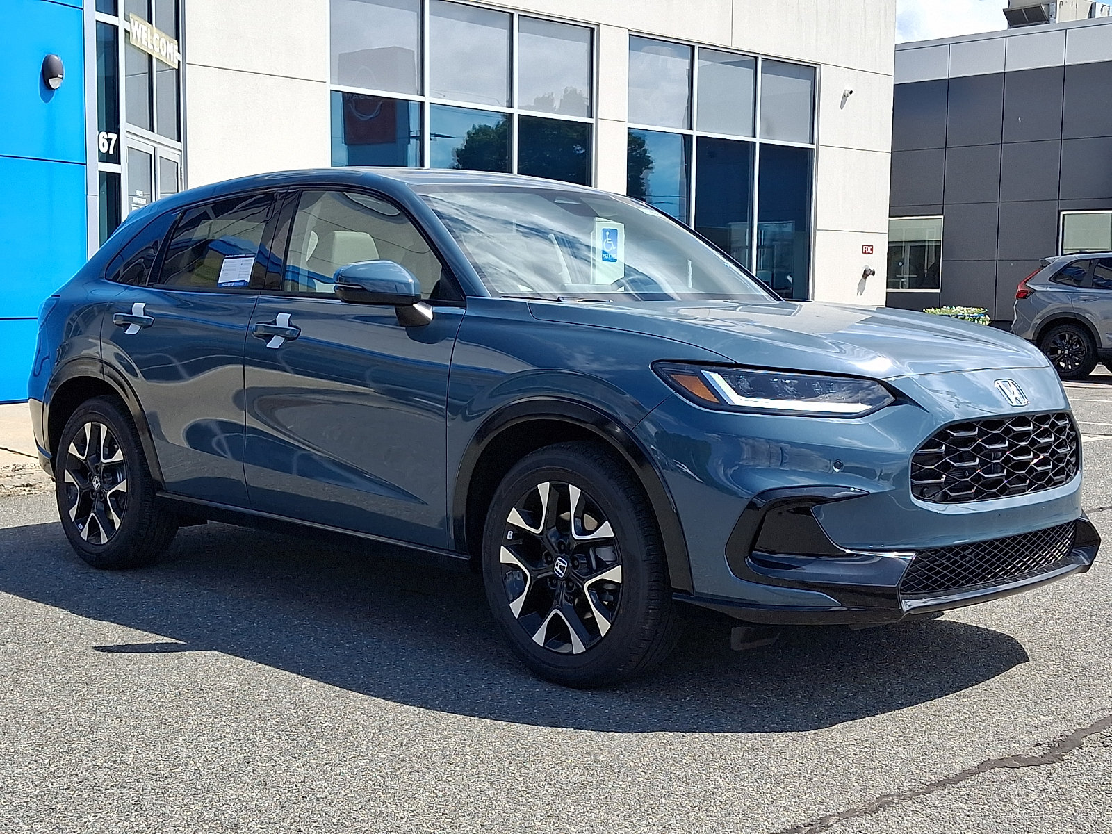 New 2027 Honda HR-V EX-L image 2
