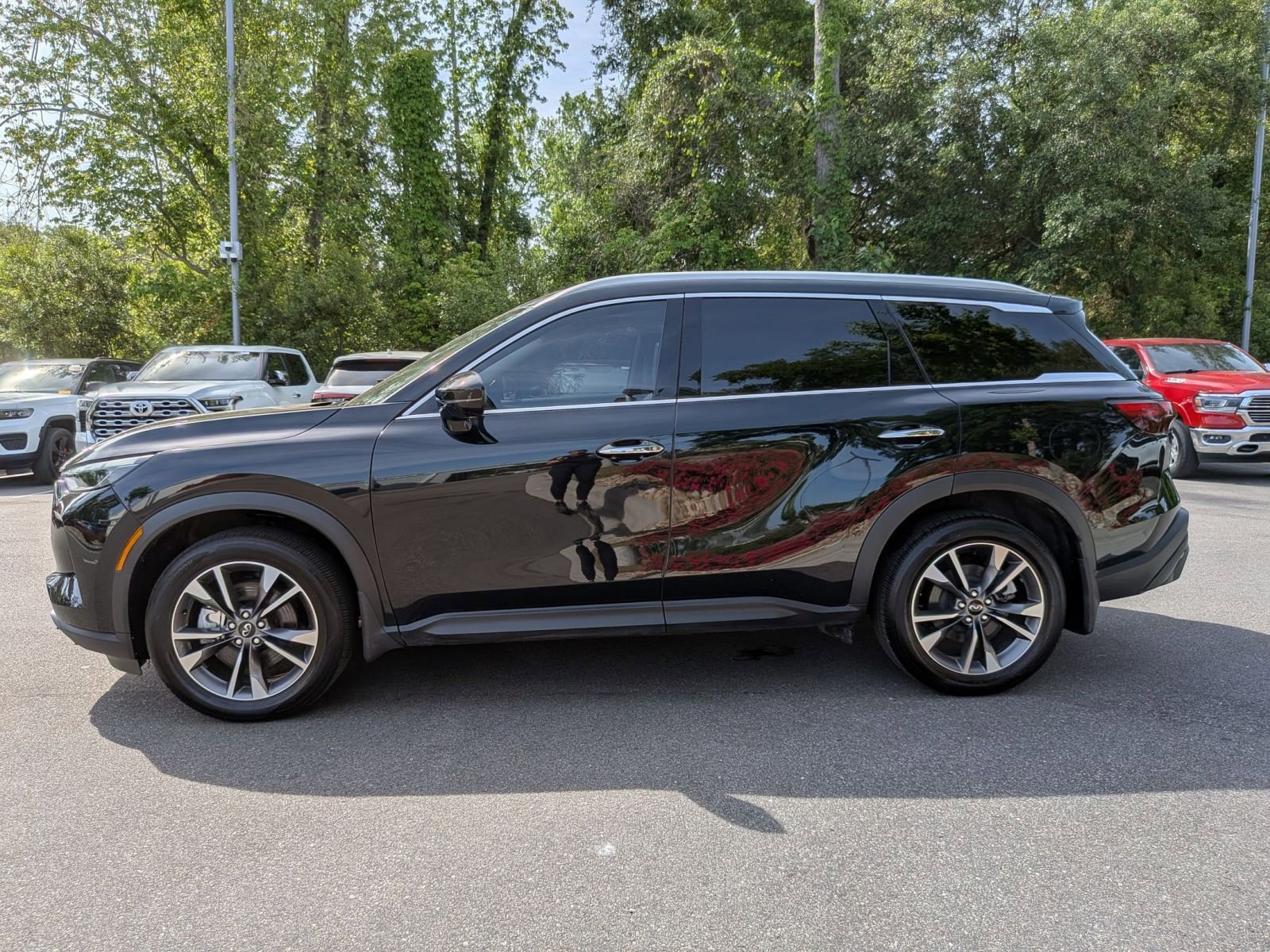 Used 2025 INFINITI QX60 Luxe AWD/4WD image 6