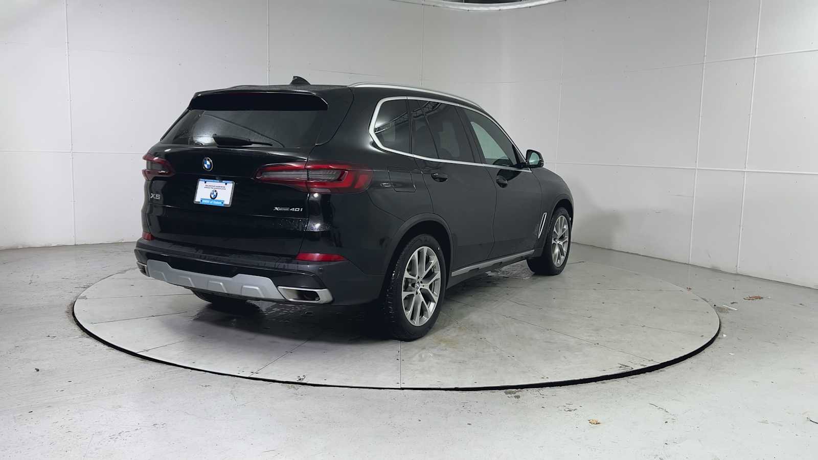 Used 2023 BMW X5 xDrive40i w/ Premium Package image 2
