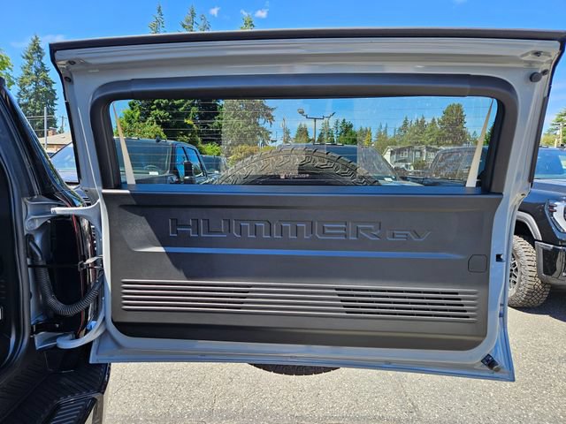 Used 2026 GMC Hummer EV SUV w/ LPO, Dark Essentials Package AWD/4WD image 18