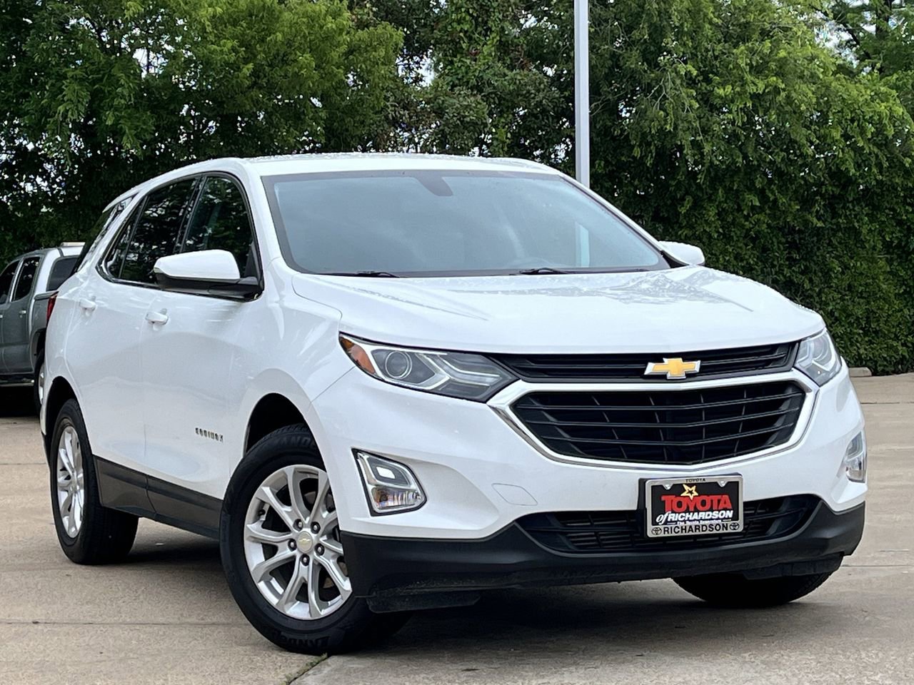 Used 2019 Chevrolet Equinox LT FWD image 2