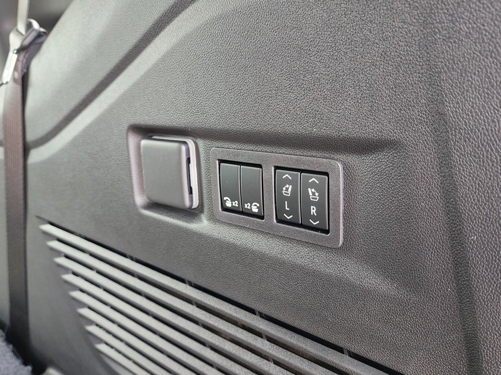 New 2026 GMC Yukon Denali w/ Denali Reserve Package image 57