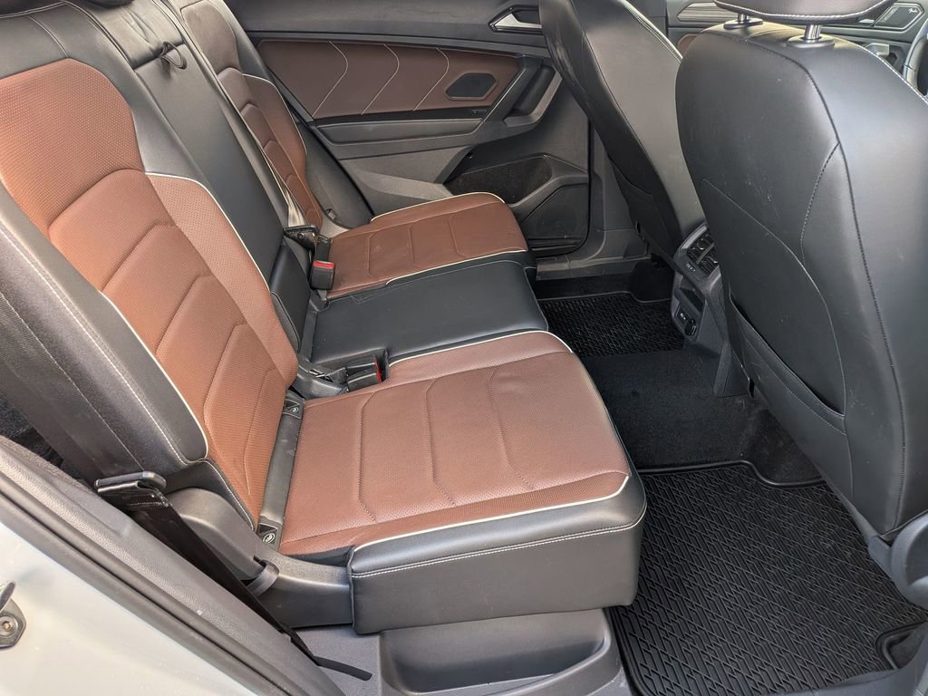 Used 2022 Volkswagen Tiguan SEL R-Line image 33