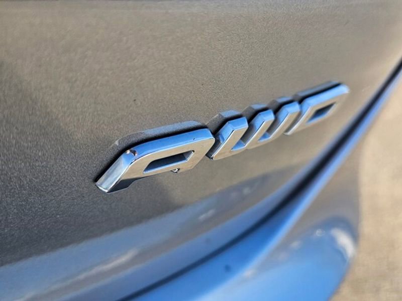 Used 2023 Ford Edge SEL image 12