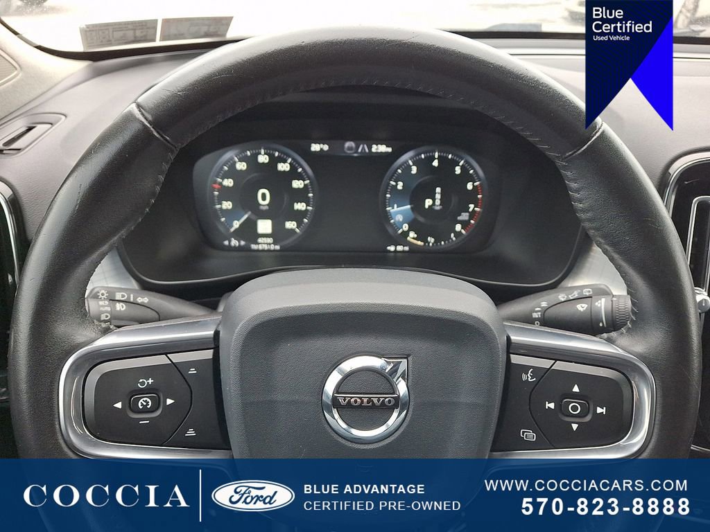 Used 2020 Volvo XC40 T5 Momentum w/ Protection Package Premier image 19