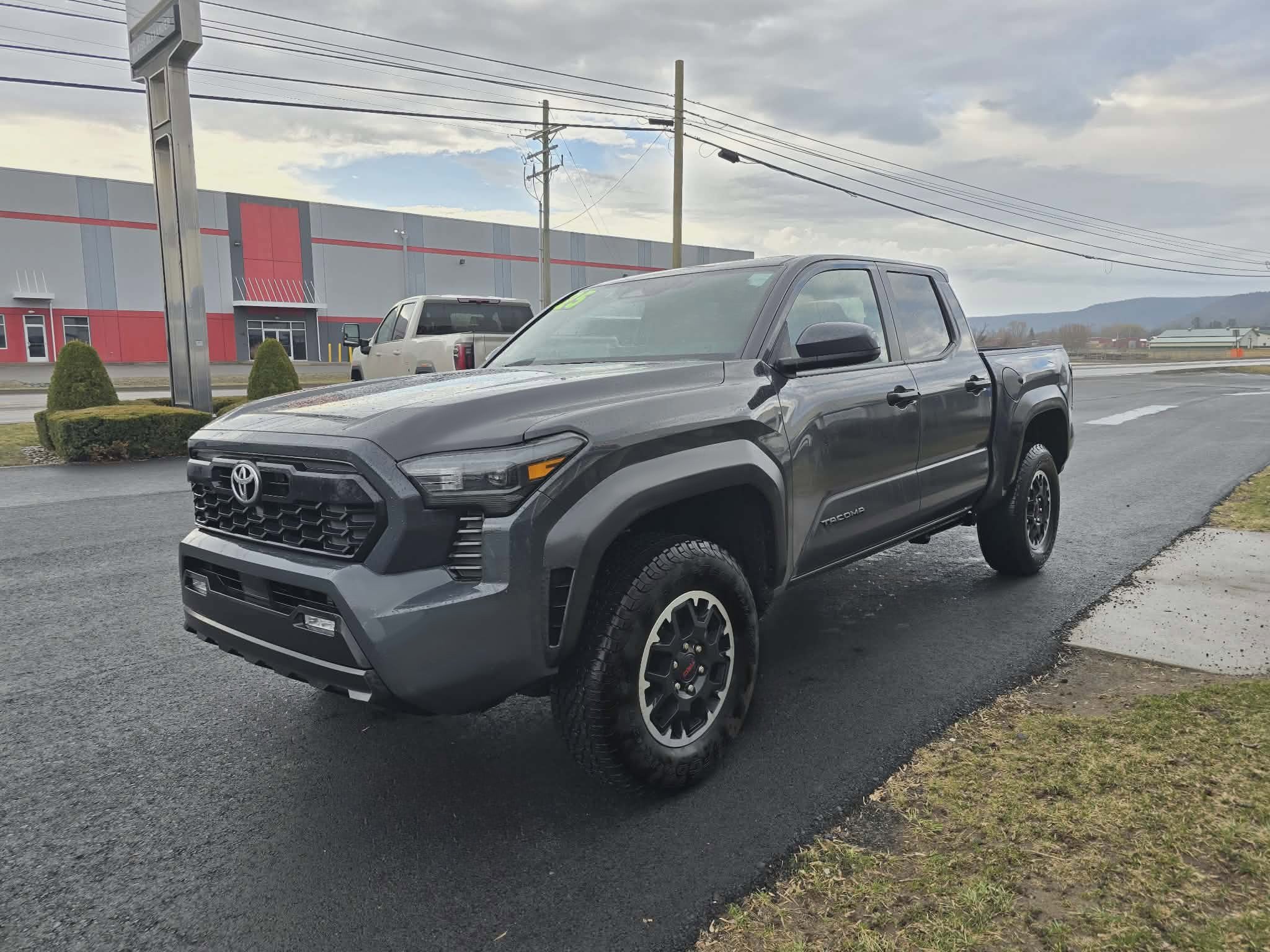 Used 2025 Toyota Tacoma TRD Off-Road image 7