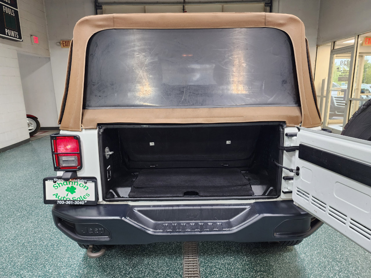 Used 2018 Jeep Wrangler Sport image 19