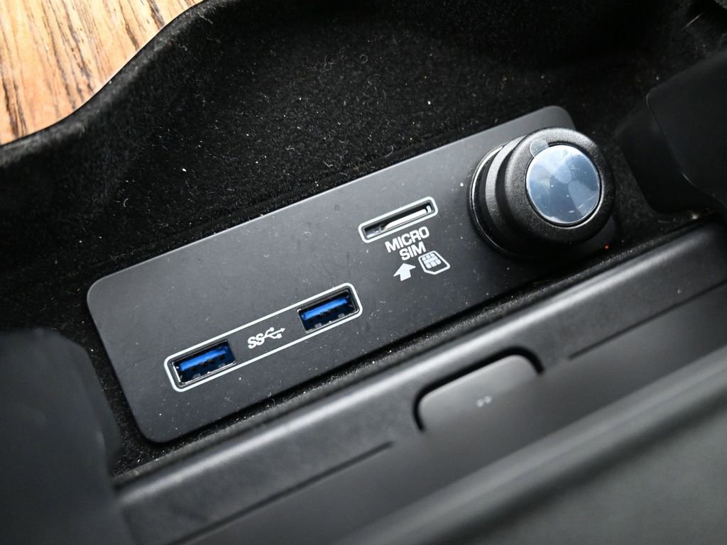 Used 2019 Land Rover Range Rover HSE image 17