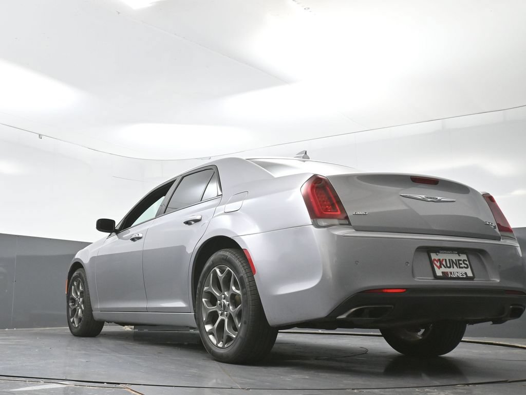 Used 2018 Chrysler 300 S w/ 300S Premium Group 2 AWD/4WD image 31