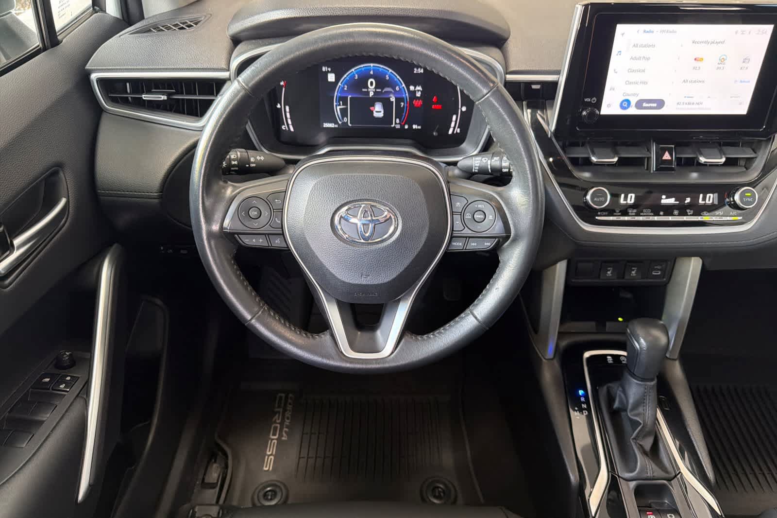 Used 2024 Toyota Corolla Cross XLE w/ Convenience Package FWD image 15