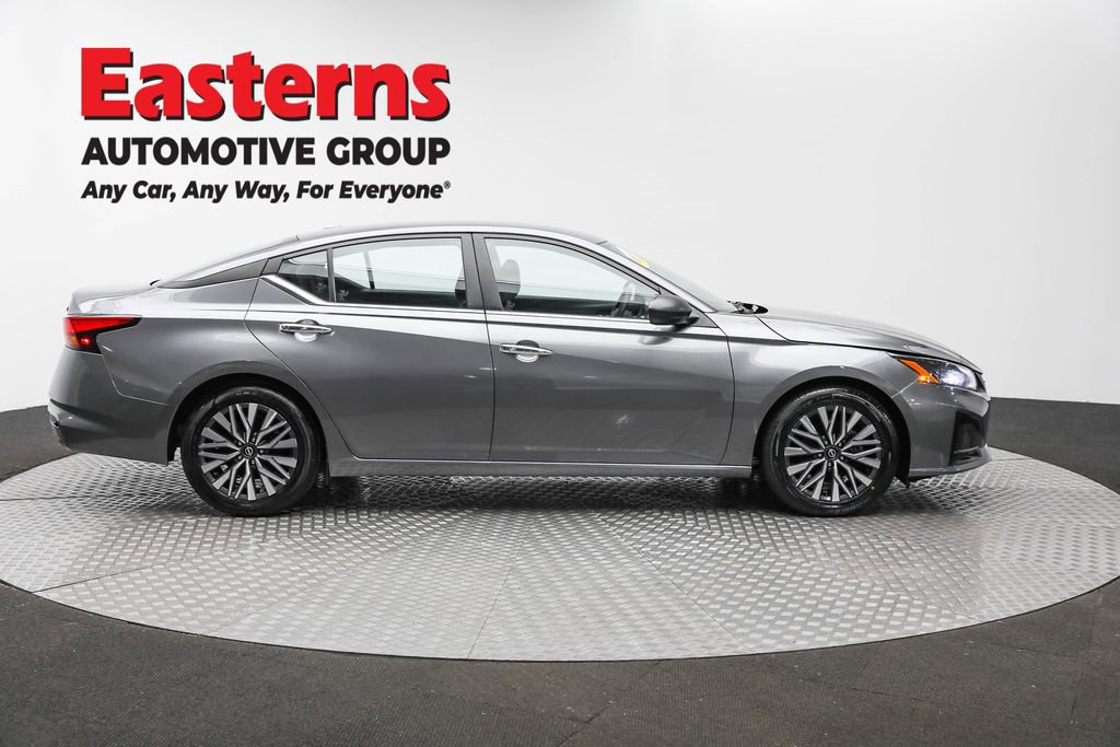 Used 2024 Nissan Altima 2.5 SV image 4