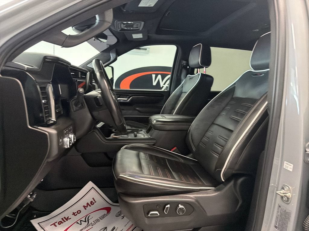 Used 2025 GMC Sierra 2500 AT4X AWD/4WD image 11