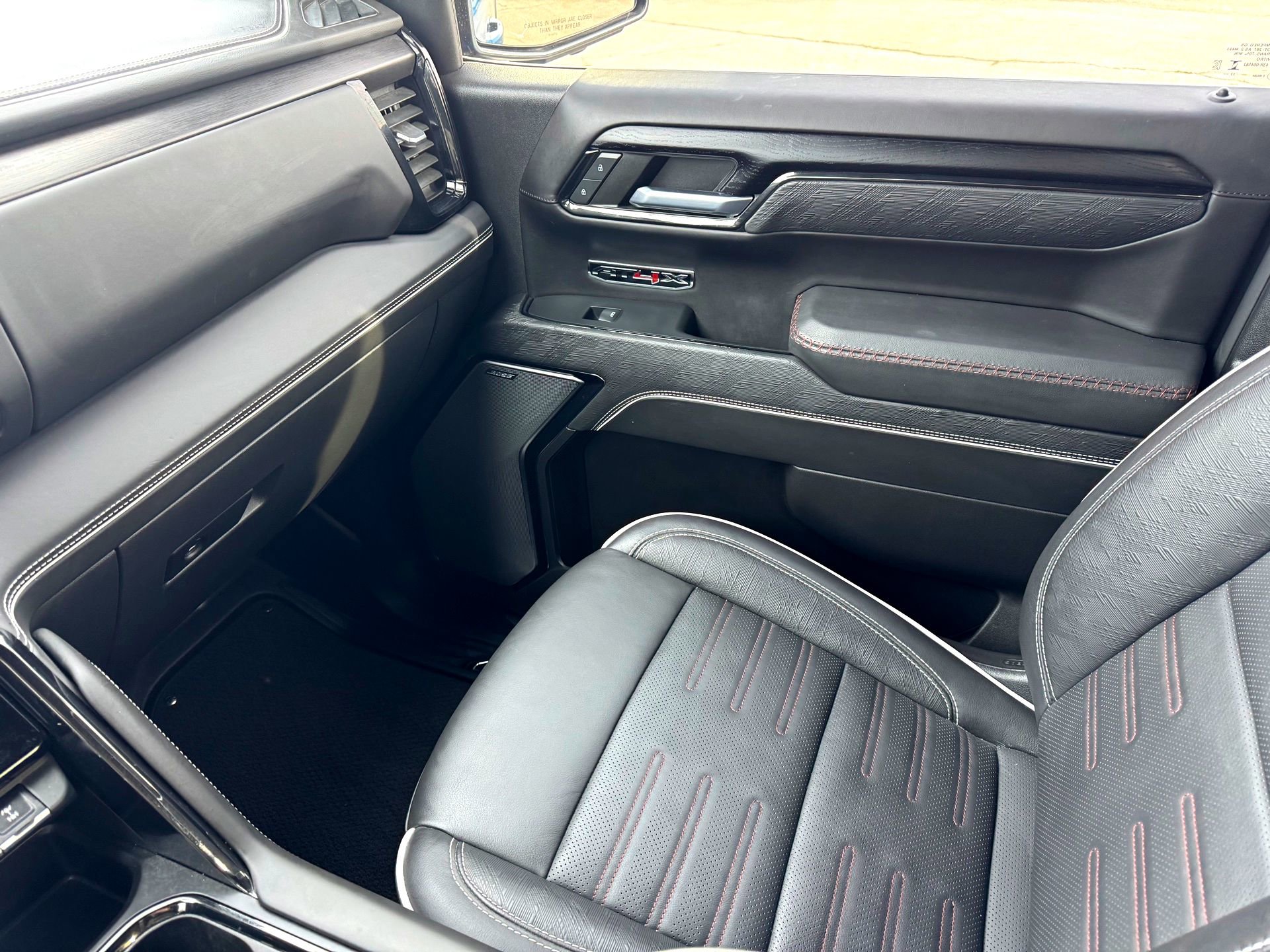 Used 2024 GMC Sierra 1500 AT4X AWD/4WD image 38