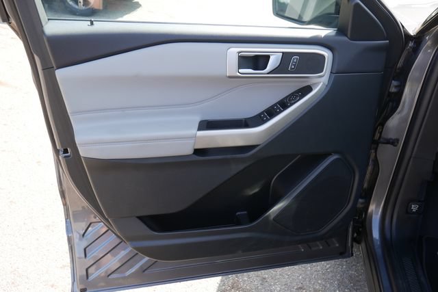 Used 2023 Ford Explorer XLT w/ Equipment Group 202A AWD/4WD image 15