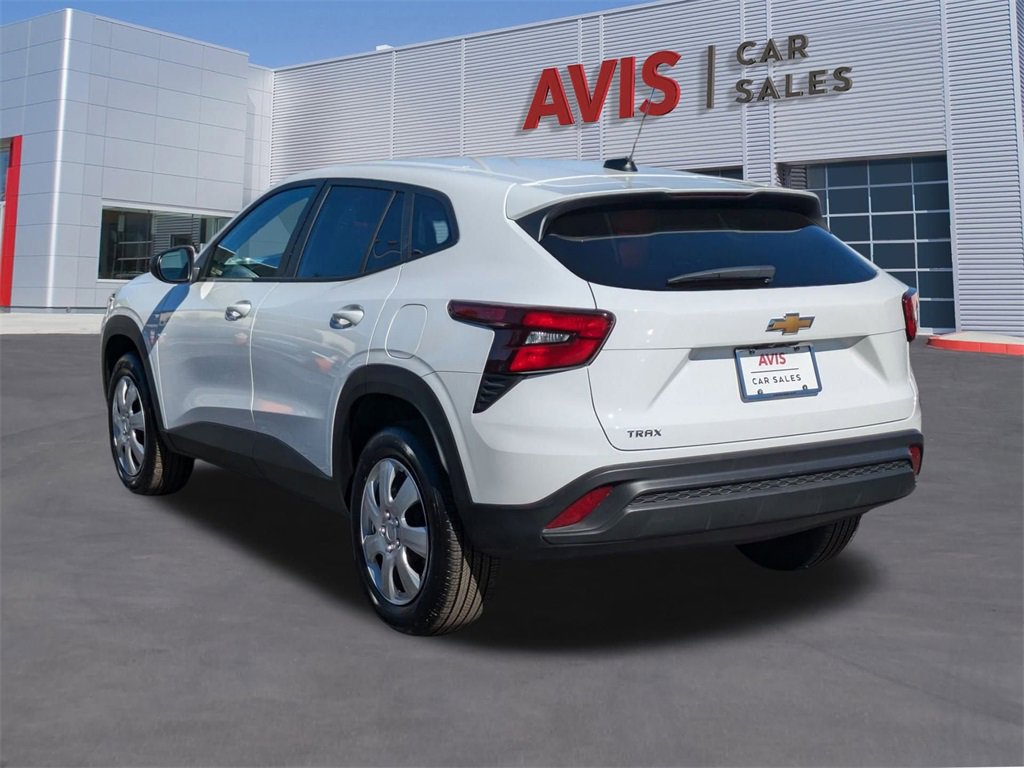 Used 2025 Chevrolet Trax LS image 9