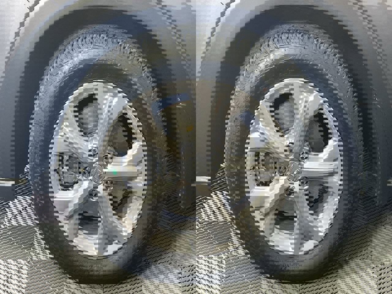 Used 2024 Honda HR-V LX image 9