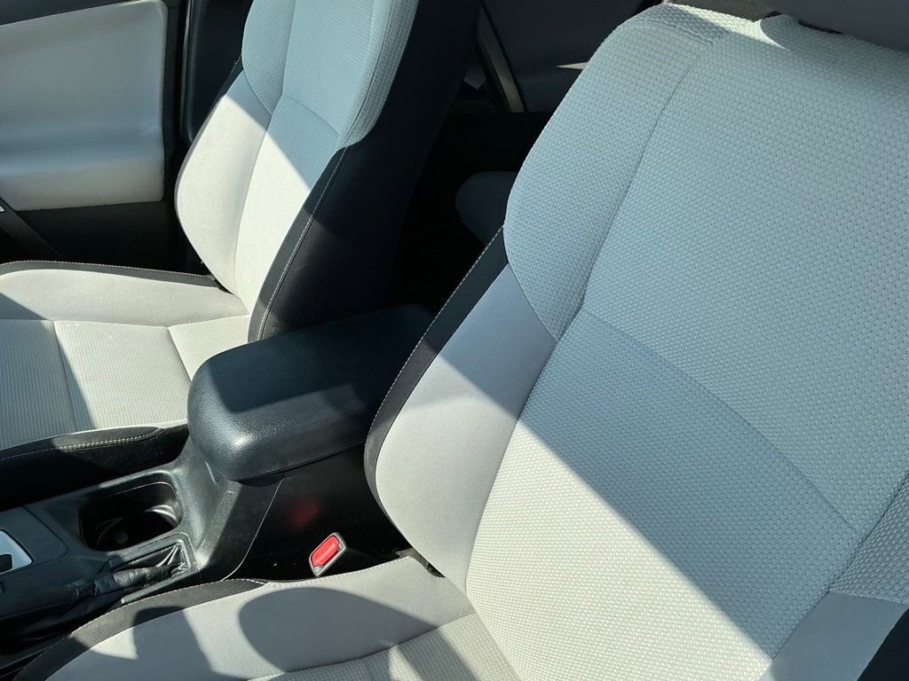 Used 2018 Toyota RAV4 XLE AWD/4WD image 14