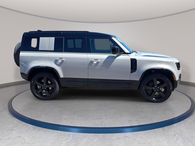 New 2026 Land Rover Defender 110 X-Dynamic SE image 4