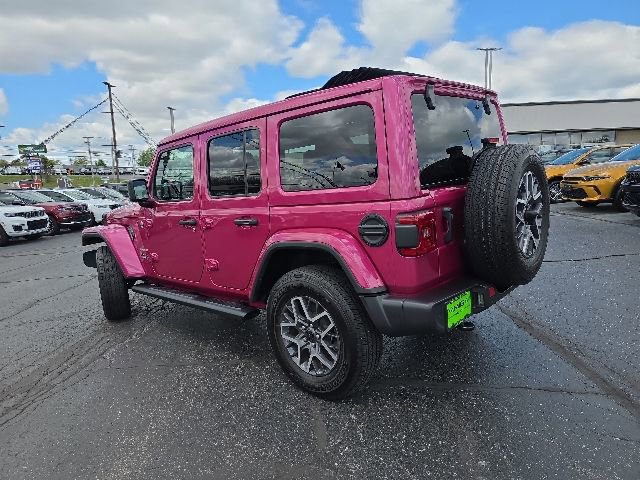 Used 2024 Jeep Wrangler Unlimited Sahara w/ Technology Group AWD/4WD image 5