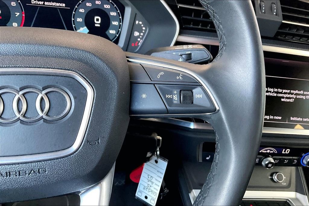 Used 2025 Audi Q3 2.0T Premium image 9