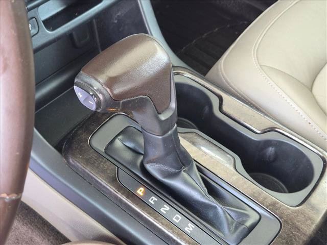 Used 2016 GMC Canyon SLT w/ Driver Alert Package AWD/4WD image 11