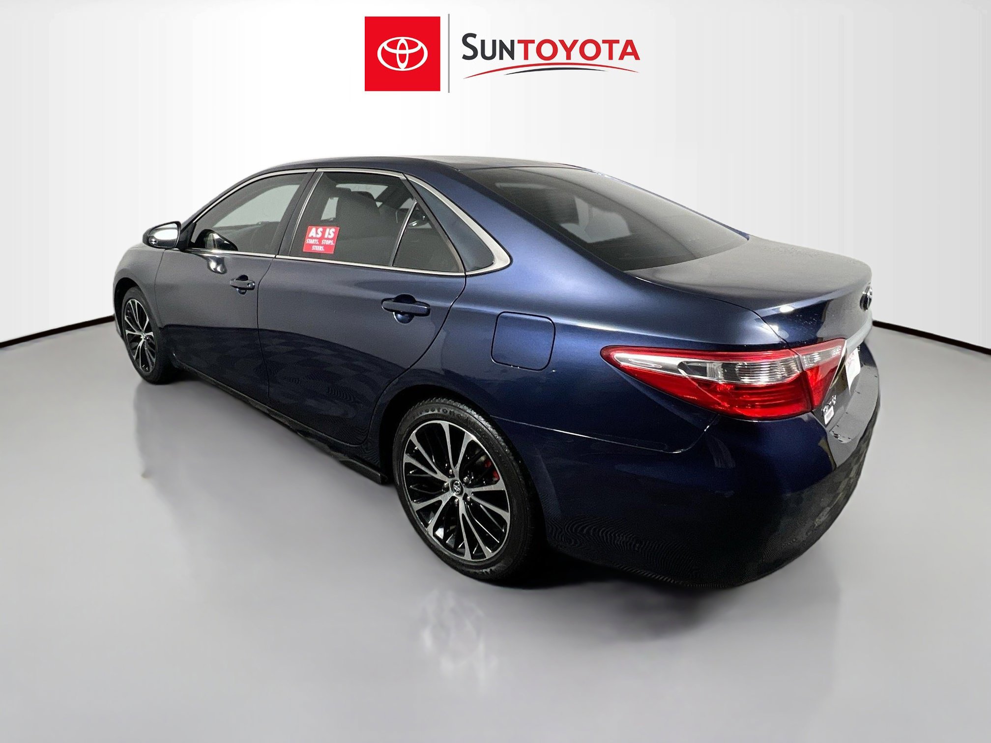 Used 2015 Toyota Camry LE image 6