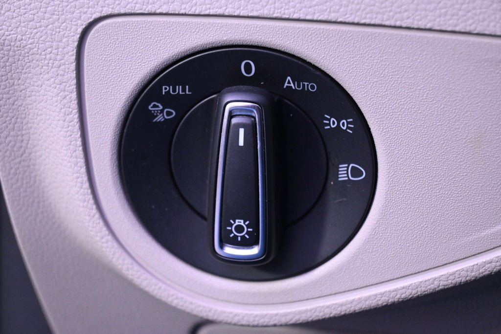 Used 2021 Volkswagen Atlas SEL Premium image 25