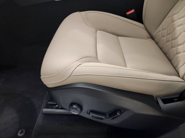 New 2026 Volvo XC90 T8 Plus w/ Protection Package Premier AWD/4WD image 24
