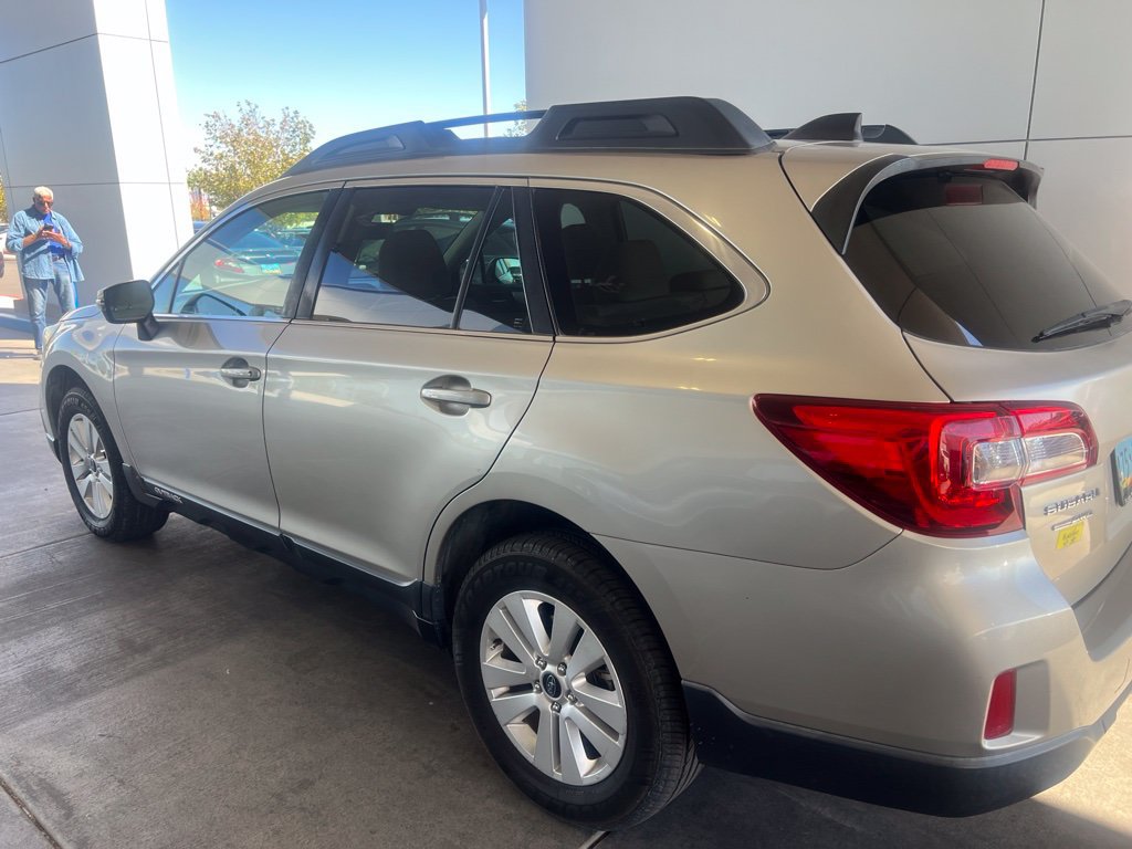 Used 2017 Subaru Outback 2.5i Premium AWD/4WD image 32
