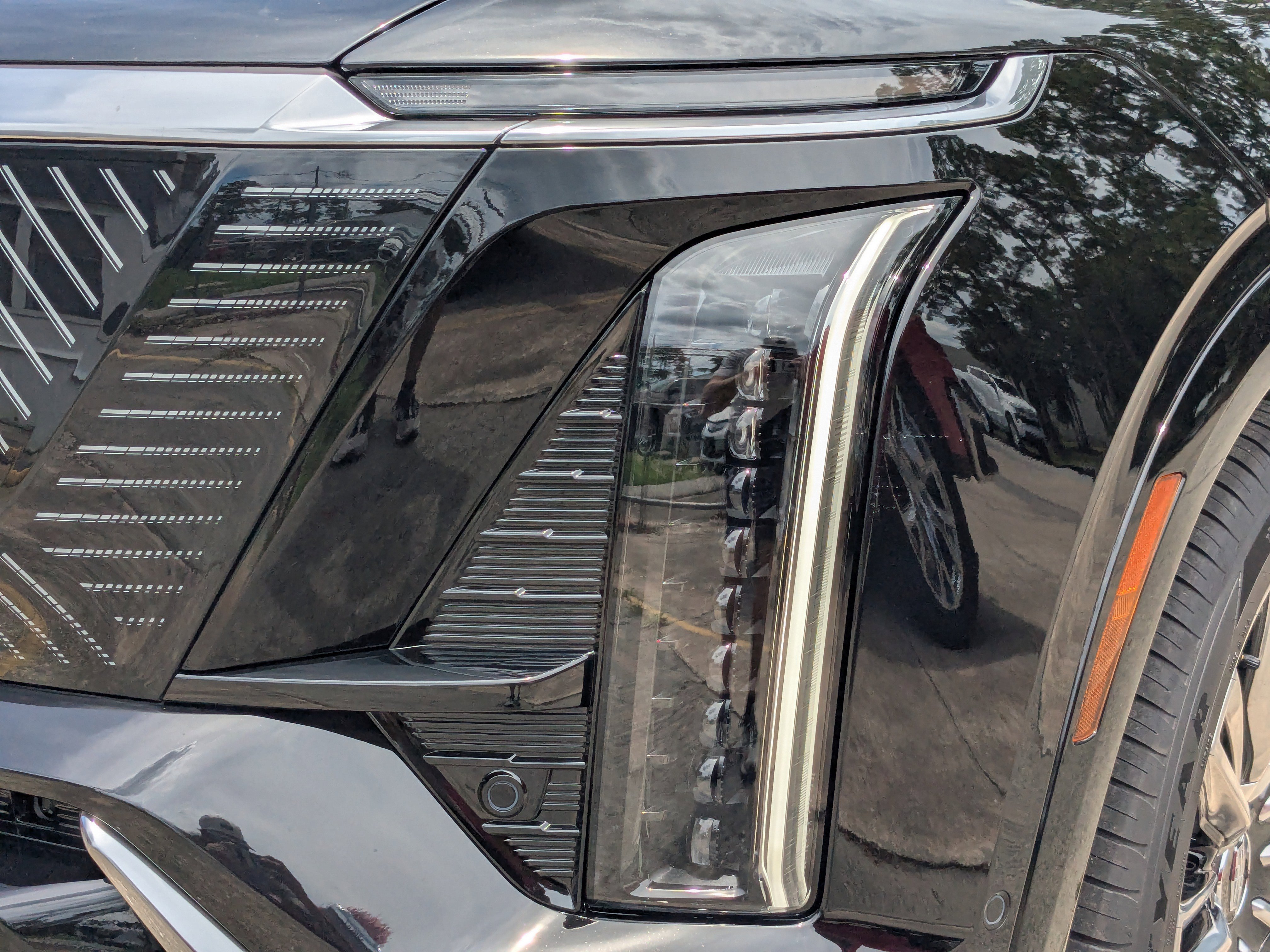 New 2026 Cadillac Vistiq Premium Luxury w/ LPO, Floor Liner Package image 24