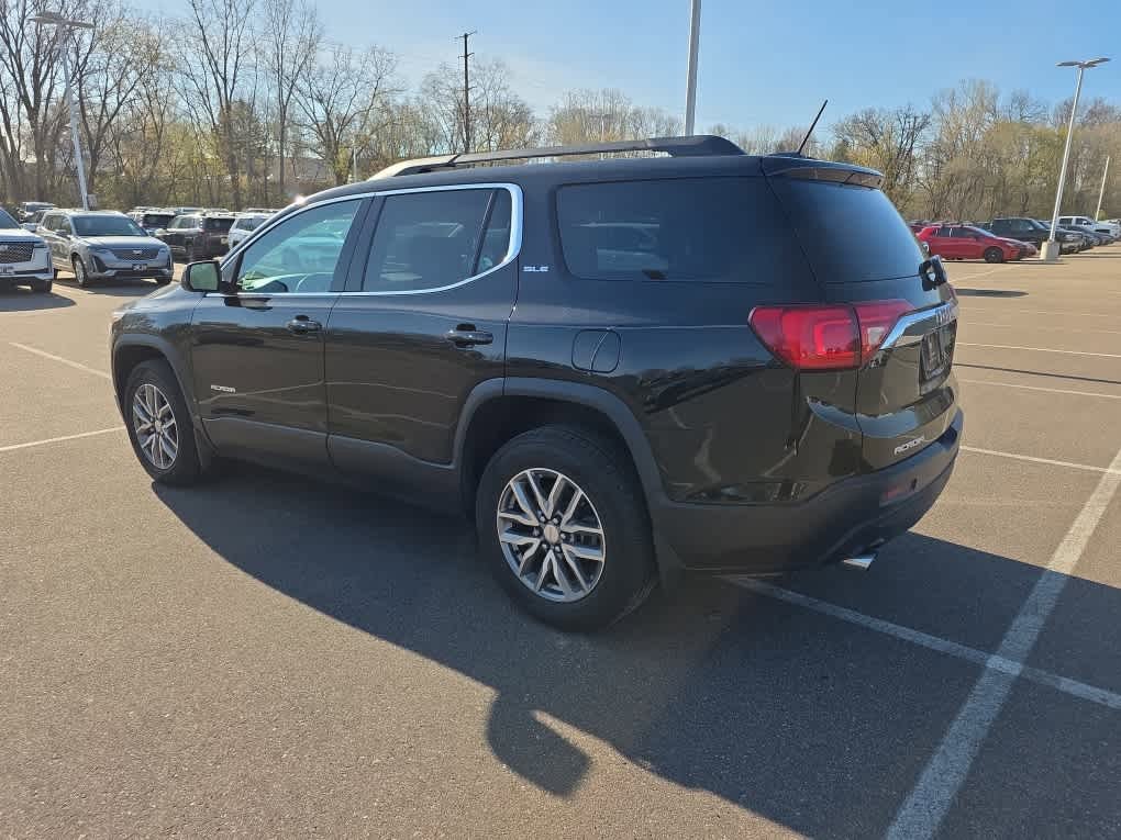 Used 2017 GMC Acadia SLE image 4