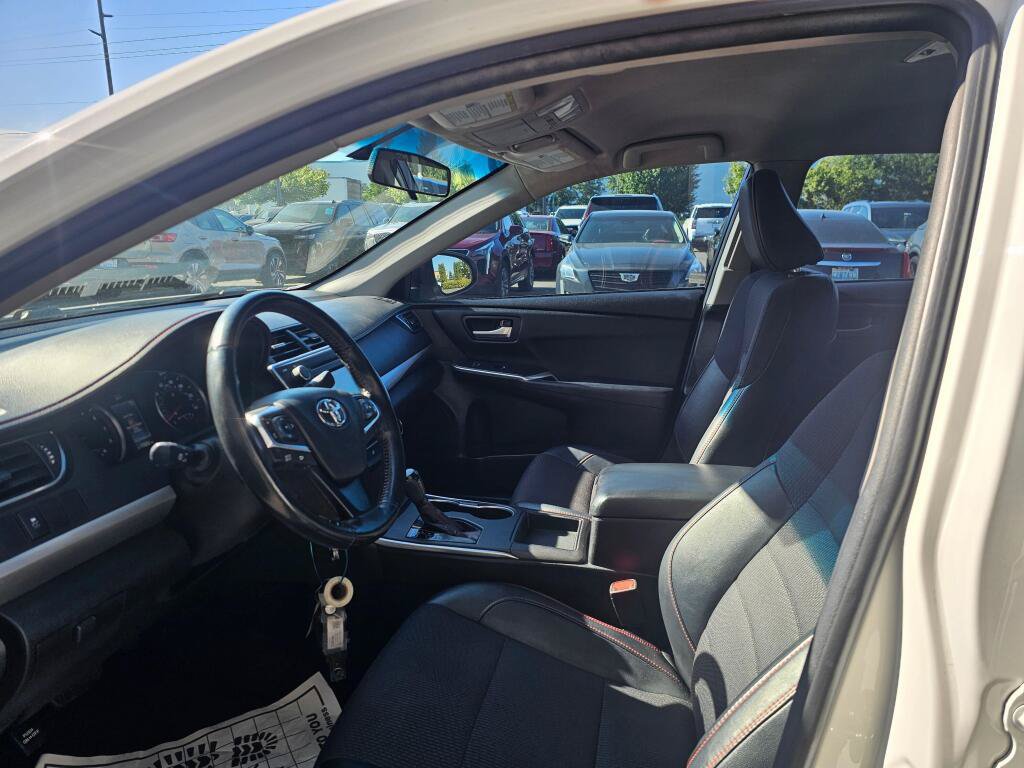 Used 2016 Toyota Camry SE FWD image 20
