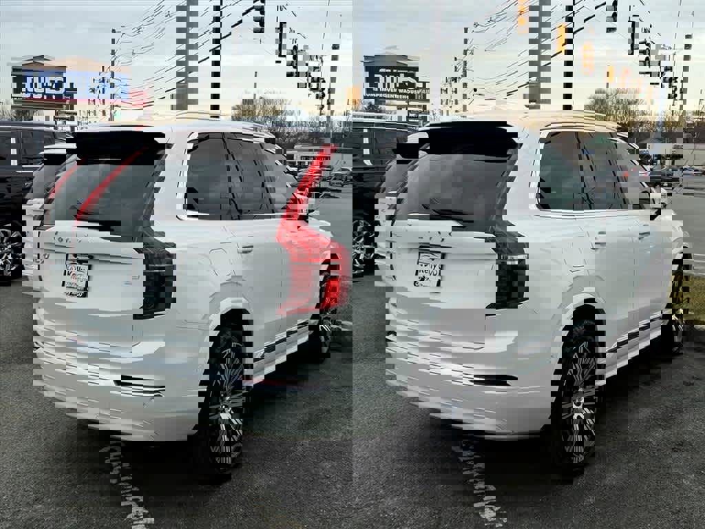Used 2024 Volvo XC90 T8 Plus image 8