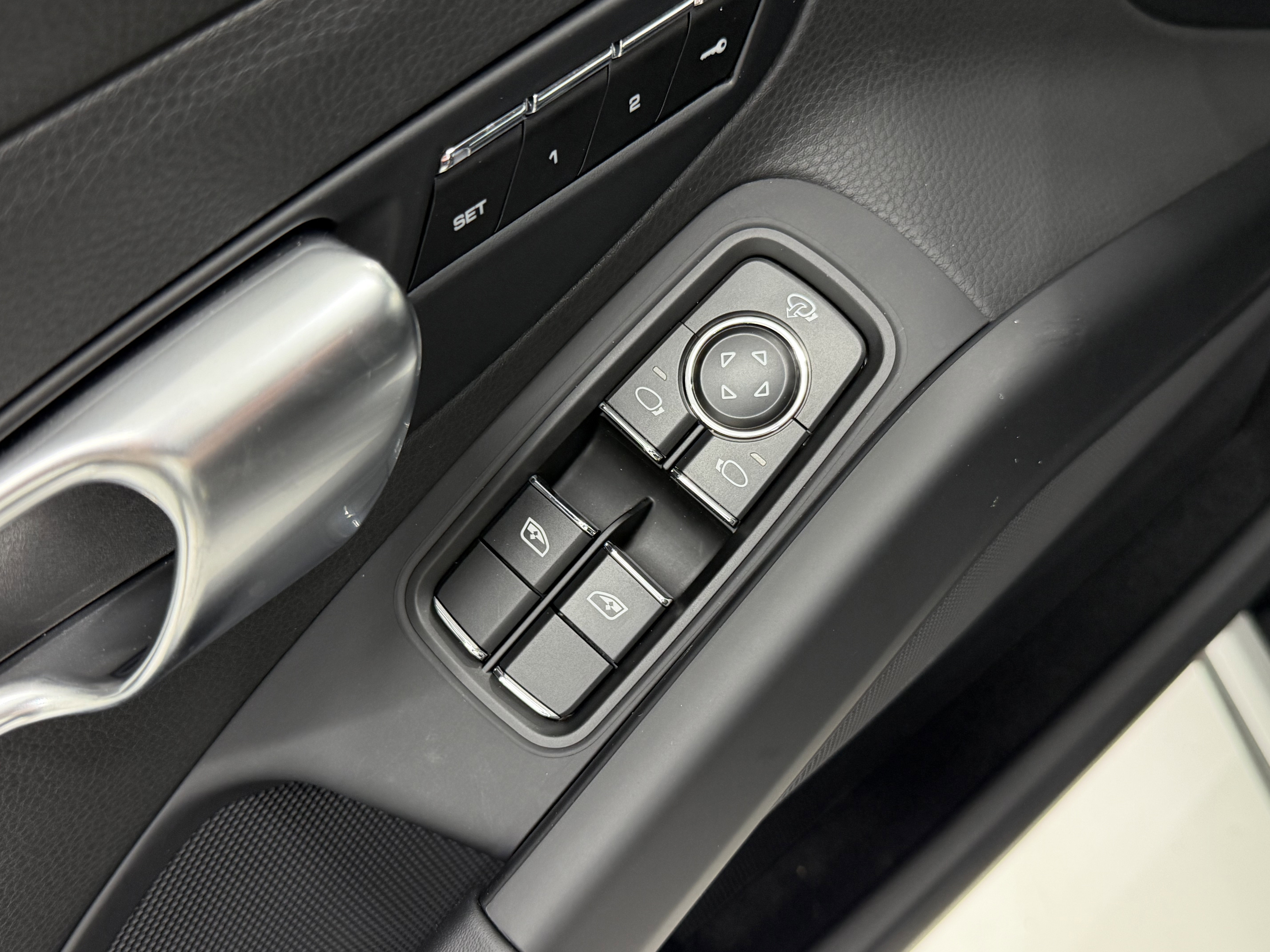 Certified 2025 Porsche 718 Cayman RWD image 24