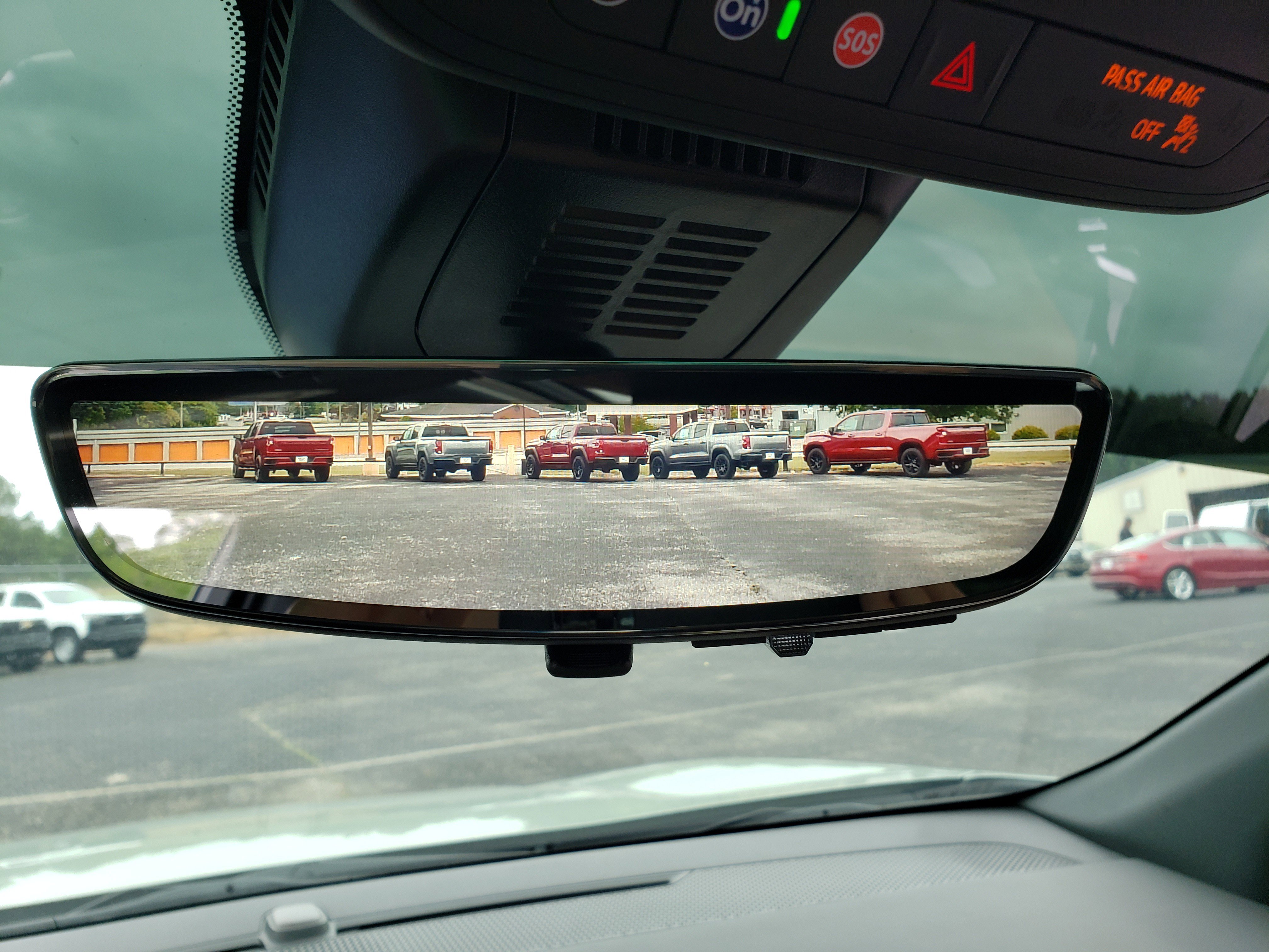 Used 2025 Chevrolet Equinox ACTIV w/ Safety and Technology Package FWD image 27