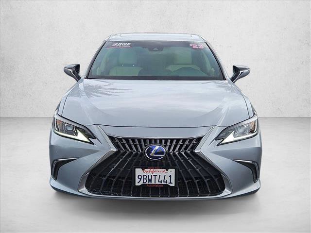 Used 2022 Lexus ES 300h w/ Premium Package FWD image 2