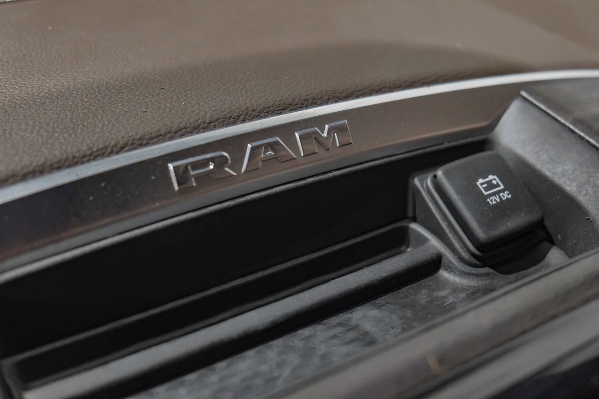 Used 2026 RAM 3500 Laramie AWD/4WD image 29