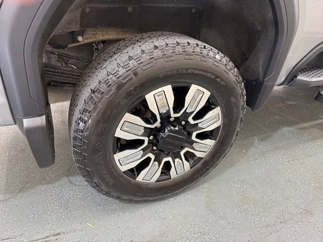 Used 2025 GMC Sierra 3500 Denali w/ LPO, GMC Protection Package image 9