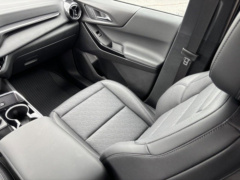 Used 2026 Chevrolet Equinox LT w/ Convenience Package II image 14