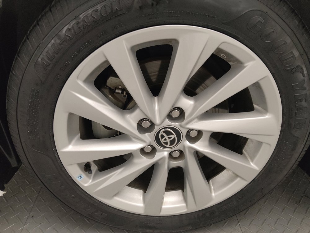 Used 2023 Toyota Camry LE image 31