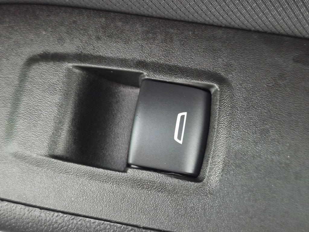 Used 2024 Chevrolet Equinox RS AWD/4WD image 35