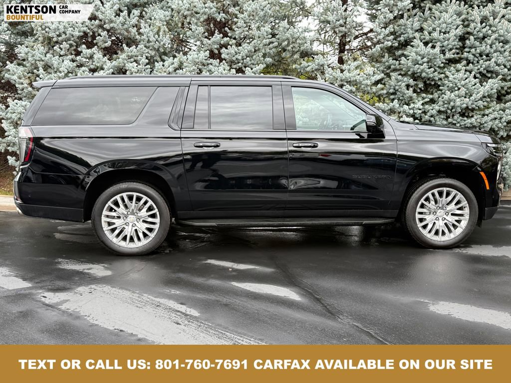 Used 2025 Chevrolet Suburban RST image 10