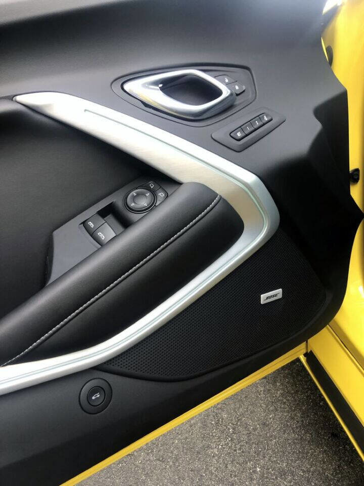 Used 2018 Chevrolet Camaro SS image 16