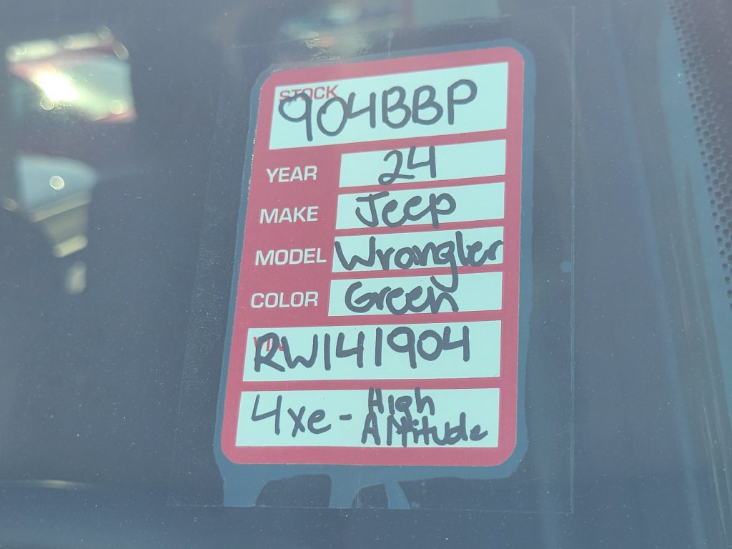 Used 2024 Jeep Wrangler High Altitude AWD/4WD image 30
